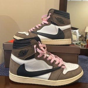 Jordan 1 Travis scott